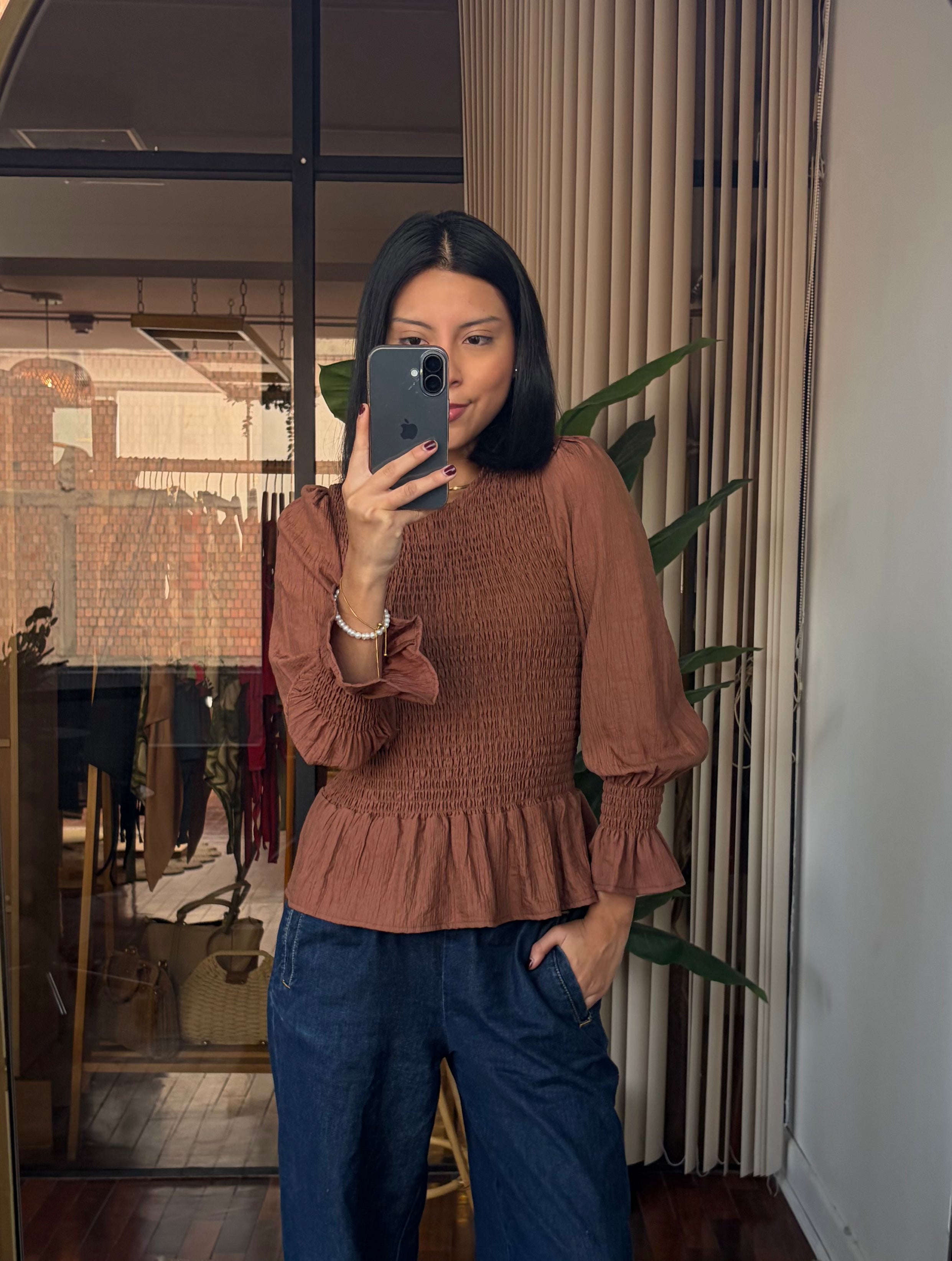 Blusa elasticada caramelo