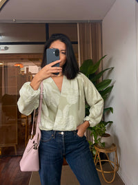 Blusa cruzada verde