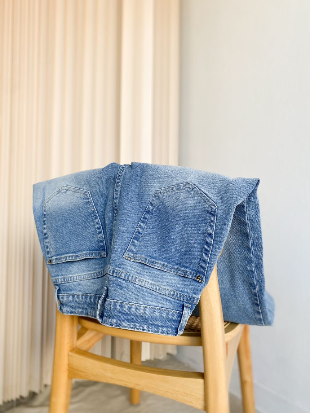 Jeans recto tiro alto celeste
